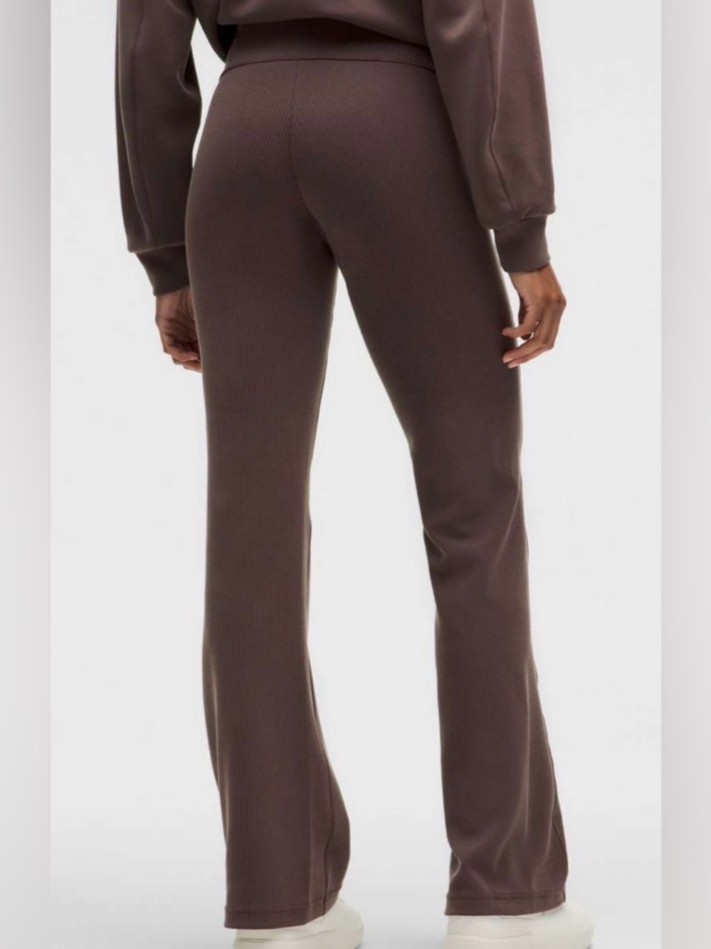 Lululemon Ribbed Softstreme Flared Pant *Regular
Espresso Size 4
